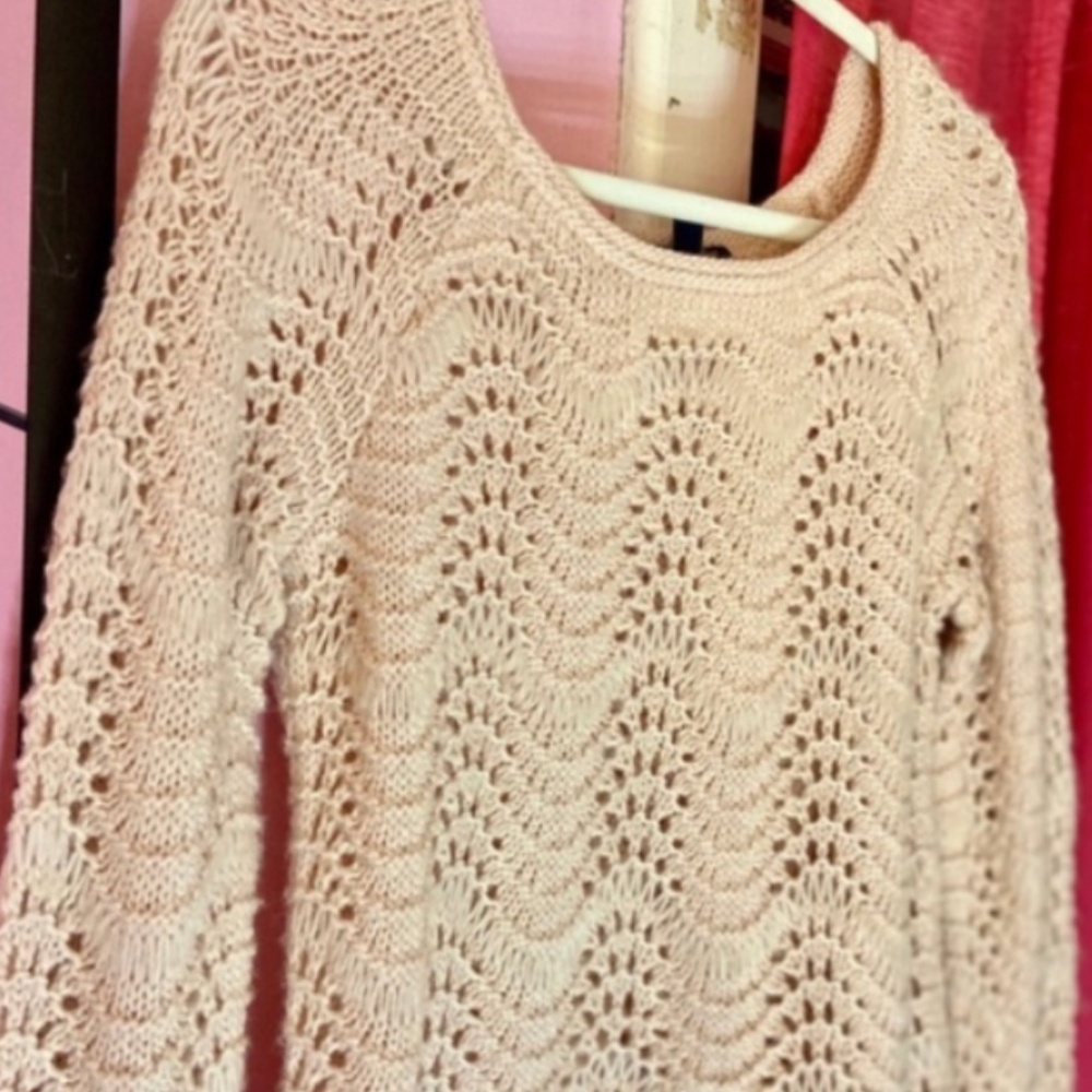 Clearance American Eagle Thick Fuzzy Crochet Pullover Soft Sweater Women’s Small - Picture 3 of 4